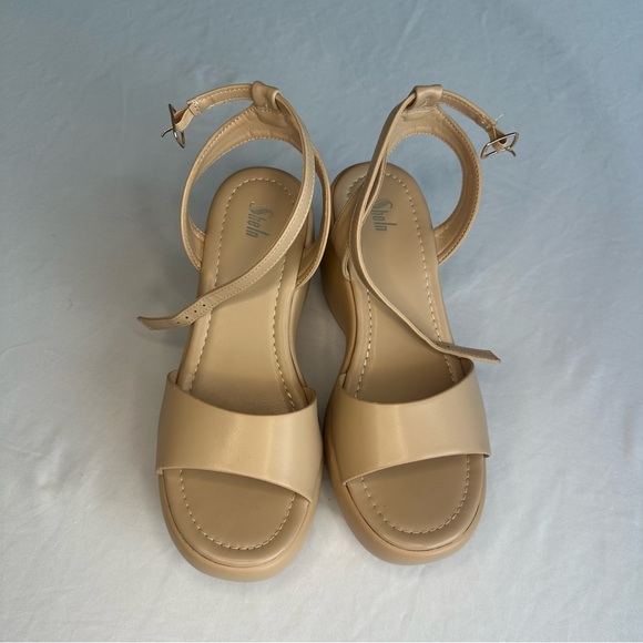 Women's Solid Color Wedge Sandals With Platform And Ankle Strap - Picture 4 of 8